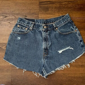 Levi’s Distressed Cutoff Shorts